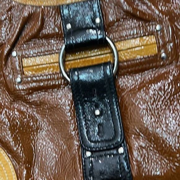 ORLA KIELY PATENT LEATHER BAG - Picture 7 of 10